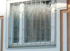 Кованая решетка на окна - изделие 42